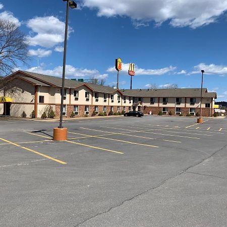 Super 8 By Wyndham Tilton/Lake Winnipesaukee Εξωτερικό φωτογραφία