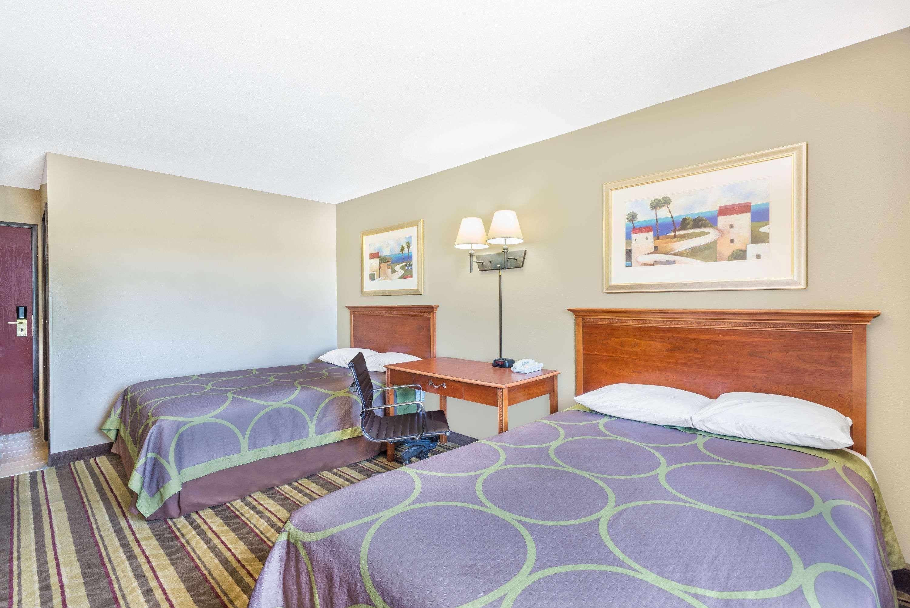 Super 8 By Wyndham Tilton/Lake Winnipesaukee Εξωτερικό φωτογραφία