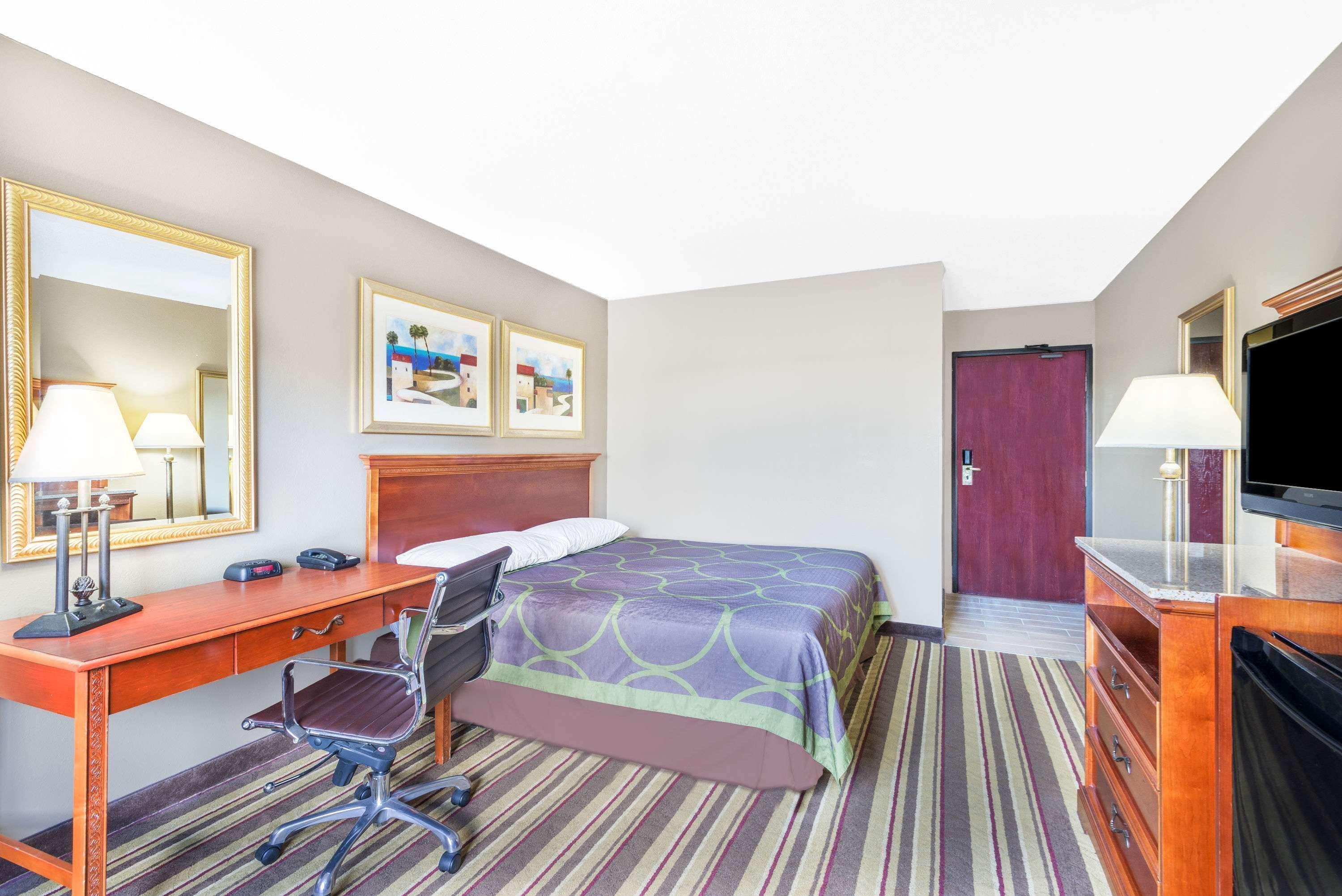 Super 8 By Wyndham Tilton/Lake Winnipesaukee Εξωτερικό φωτογραφία