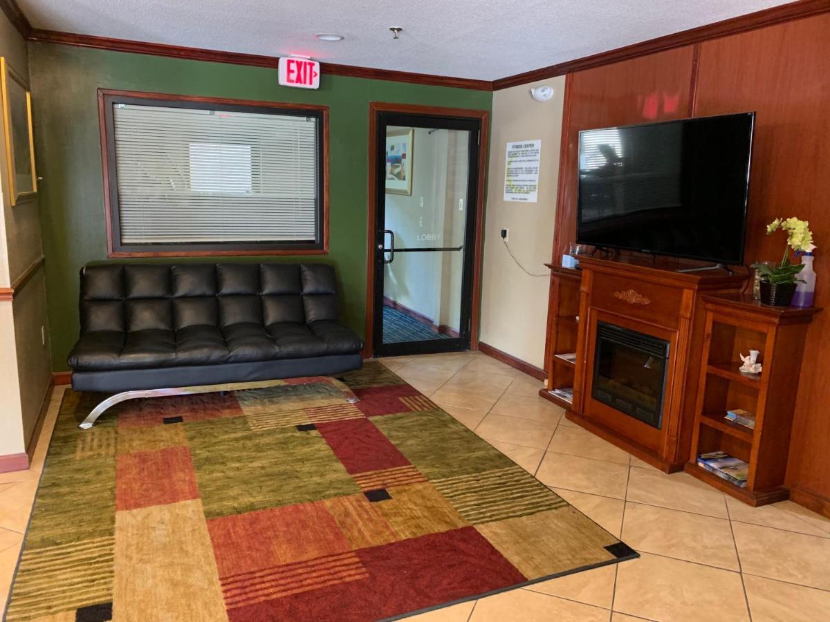 Super 8 By Wyndham Tilton/Lake Winnipesaukee Εξωτερικό φωτογραφία